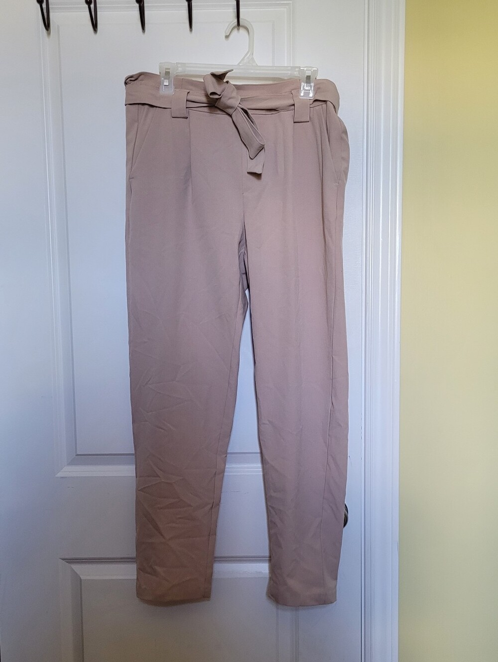 Jacqueline de Yong pants trousers beige paperbag elastic waist size medium